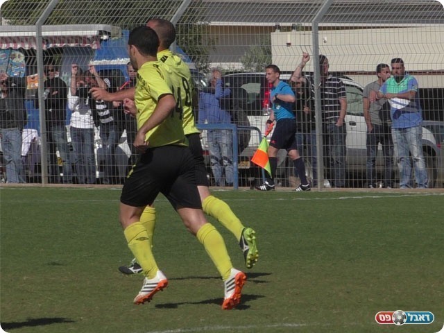 שחוגג (שקד מורג)